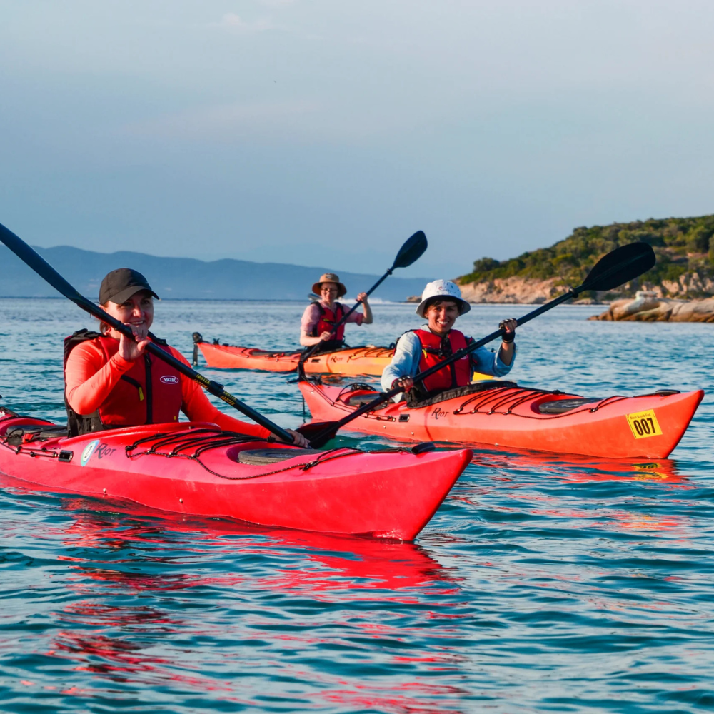 Explorează Grecia din caiac
